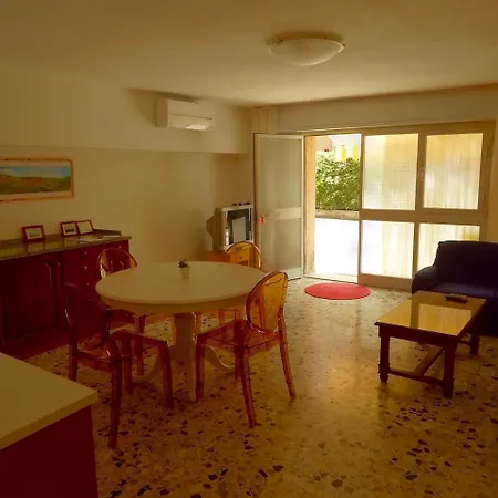 S122 - Sirolo, Ampio Bilocale In Centro Apartment *